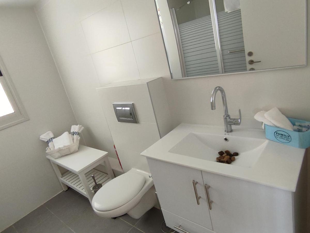 Argaman Beach Apartment Acra Exterior foto